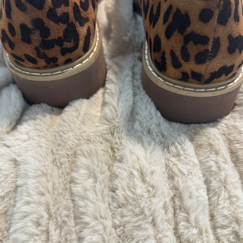 Leopard loafers. NWOT - Picture 6 of 6